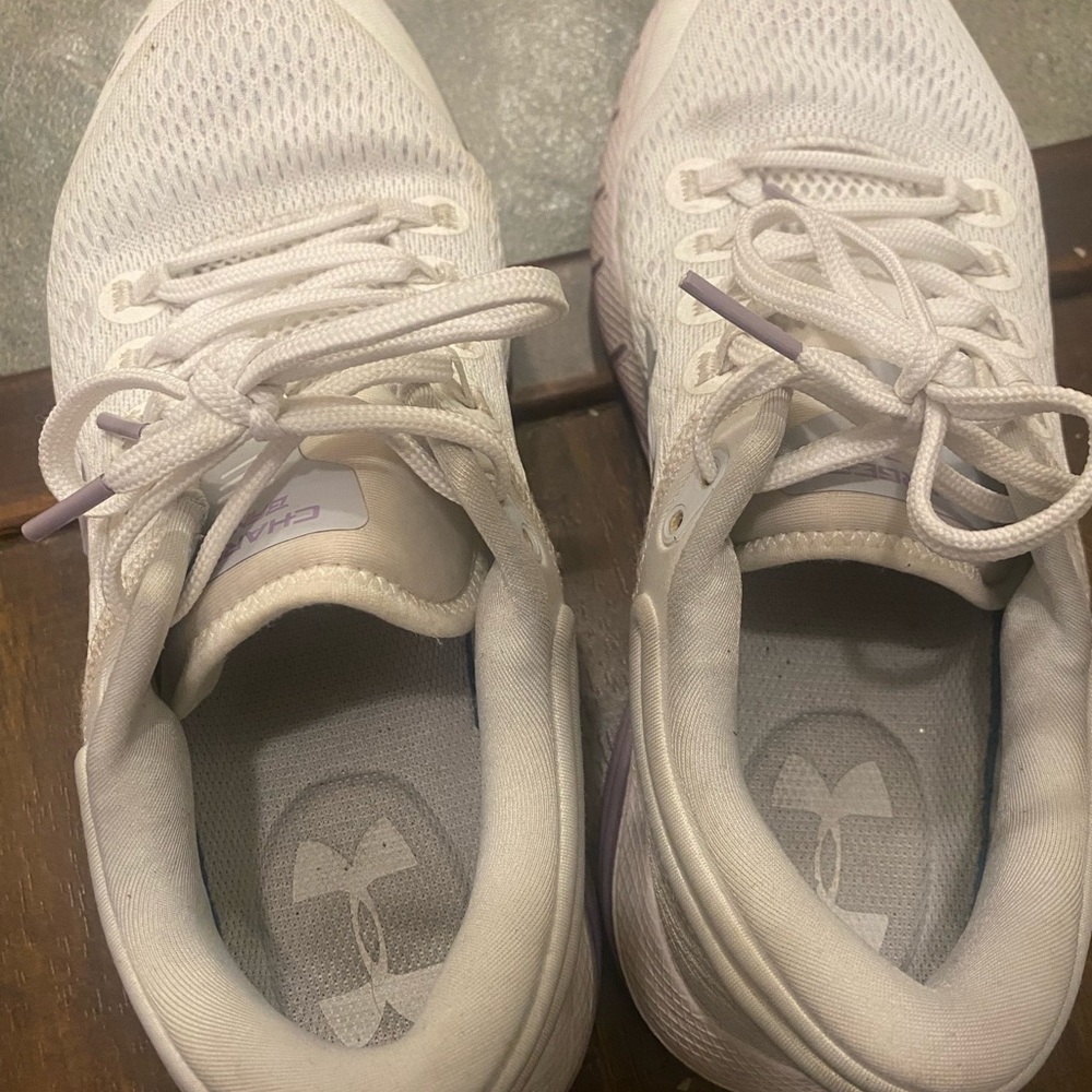 Running shoes - Picture 3 of 4